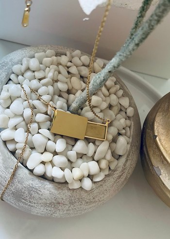 Altın Renkli Zincir Detaylı Mini Kolye - Görsel 5