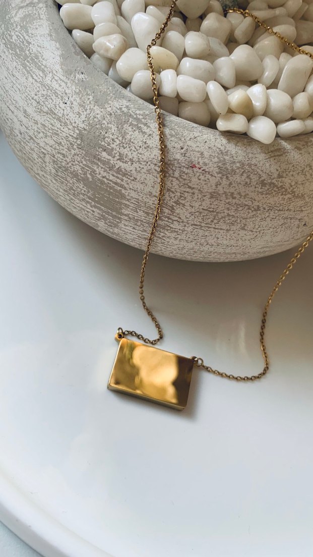 Altın Renkli Zincir Detaylı Mini Kolye - Görsel 4