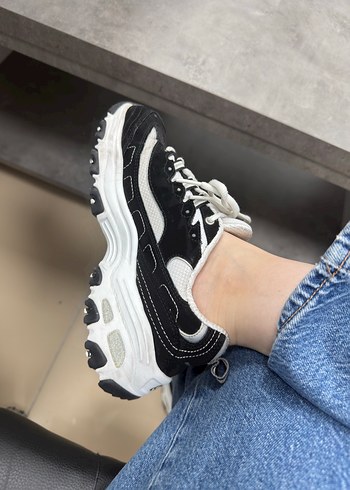 Skechers Gri Beyaz Bağcıklı Platform Kadın Spor Ayakkabı