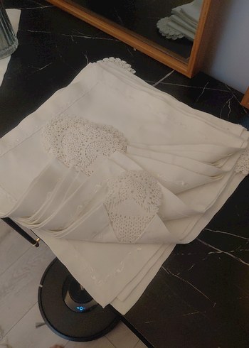 Modern Klasik İşlemeli Beyaz Masa Örtüsü - Görsel 6