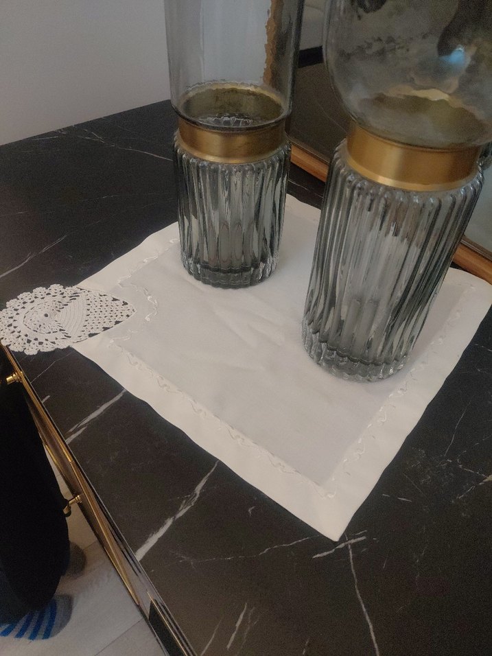 Modern Klasik İşlemeli Beyaz Masa Örtüsü - Görsel 3