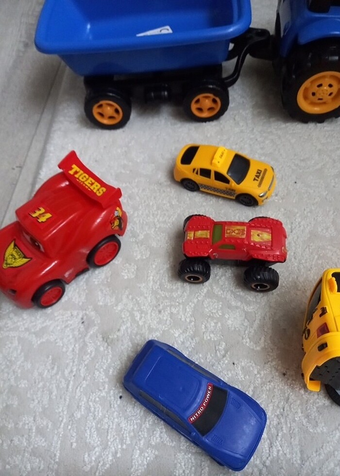 7 parça araba oyuncak  - Görsel 2