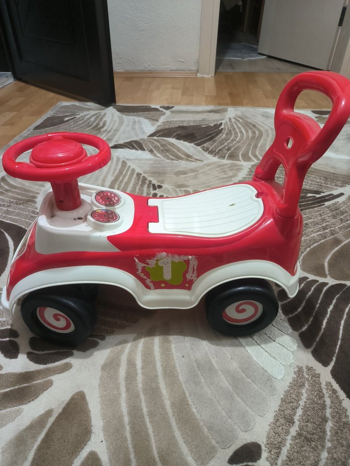 Kırmızı Renkli Oyuncak Araba - Görsel 2