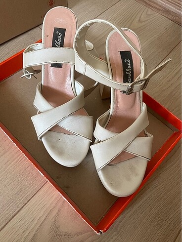 Dolgu topuk aşırı rahat - Görsel 2