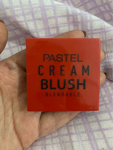 Pastel krem allık