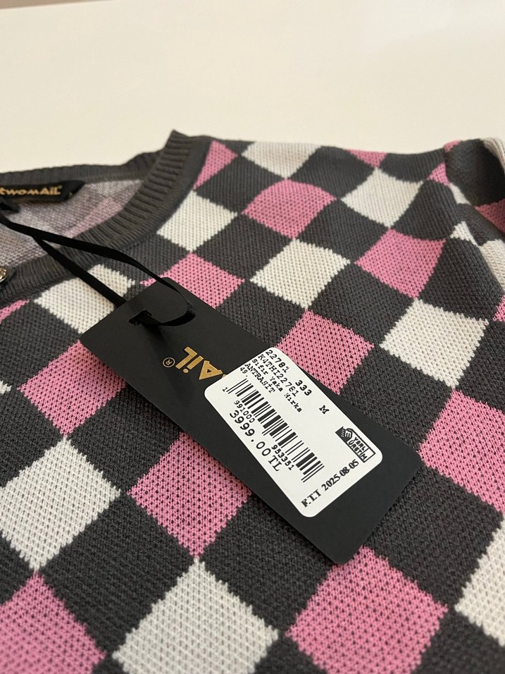 Düğmeli Pembe Ekose Kadın Hırka - Görsel 3