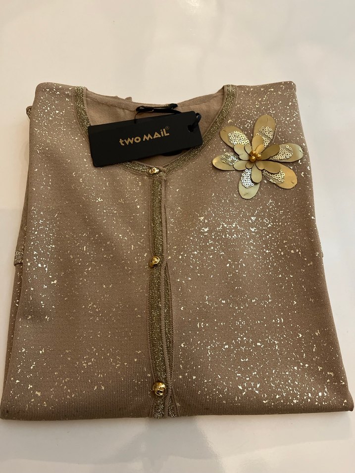 Bej Parlak Düğmeli Kadın Hırka - Görsel 2