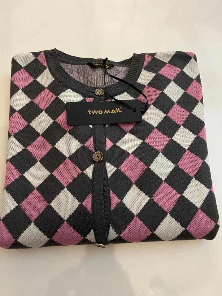 Düğmeli Pembe Ekose Kadın Hırka - Görsel 3