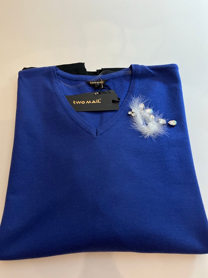 Uzun Kollu Mavi V Yakalı Triko Kazak - Görsel 4