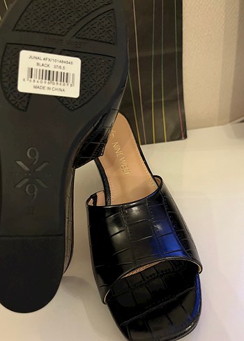 Nine West Kadın Siyah Yılan Desenli Dolgu Topuk Terlik