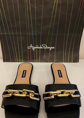 38 Beden Nine West Siyah Tokalı Kadın Terlik