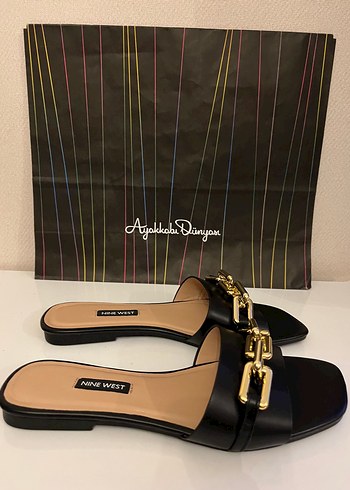 Nine West Siyah Tokalı Kadın Terlik