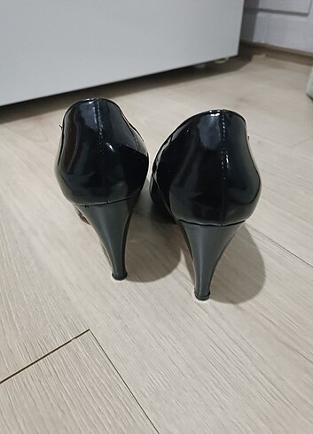 39 Beden Rugan topuklu ayakkabı