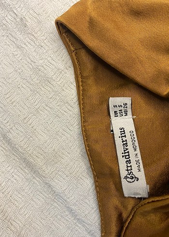 Saten Midi boy yırtmaçlı etek - Görsel 3