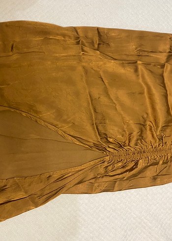 Saten Midi boy yırtmaçlı etek - Görsel 2