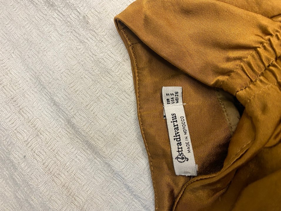 Saten Midi boy yırtmaçlı etek - Görsel 3