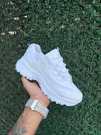 YENİ SEZON SKECHERS 36/37/48/39/40 NUMARALAR MEVCUT