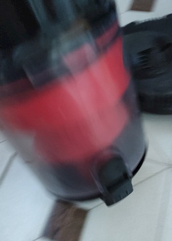 Kırmızı kompakt elektrikli süpürge - Görsel 3