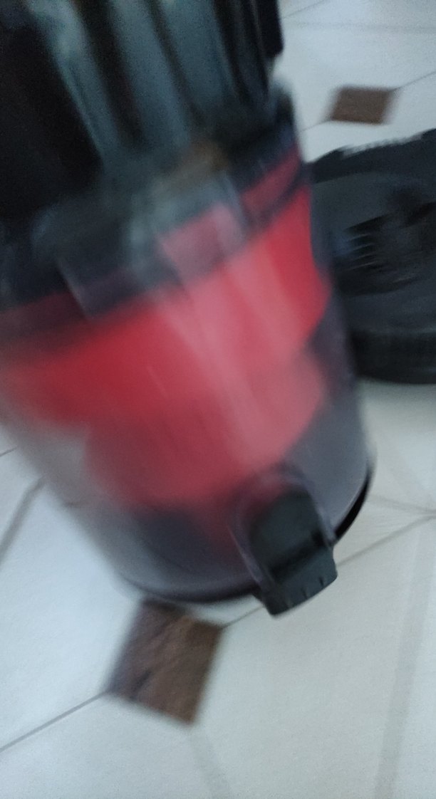 Kırmızı kompakt elektrikli süpürge - Görsel 3