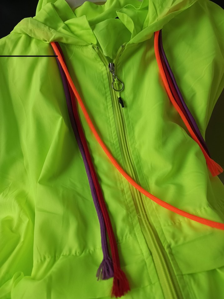 Kadın Neon Yeşil Uzun Kapüşonlu Yağmurluk - Görsel 3