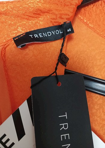 Uzun Parlak Turuncu saten Elbise - Görsel 10