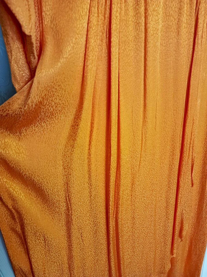 Uzun Parlak Turuncu saten Elbise - Görsel 3