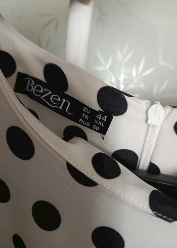 Uzun Kol Puantiyeli Beyaz Elbise - Görsel 3