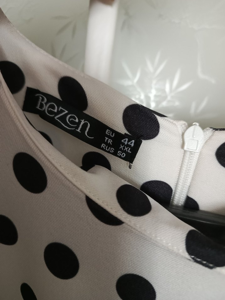 Uzun Kol Puantiyeli Beyaz Elbise - Görsel 3