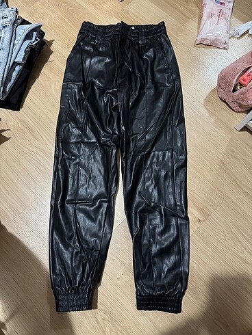 Bershka deri pantolon