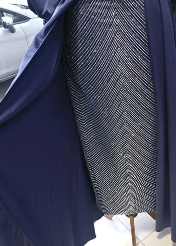 Mavi İşlemeli Uzun Abiye Elbise - Görsel 4