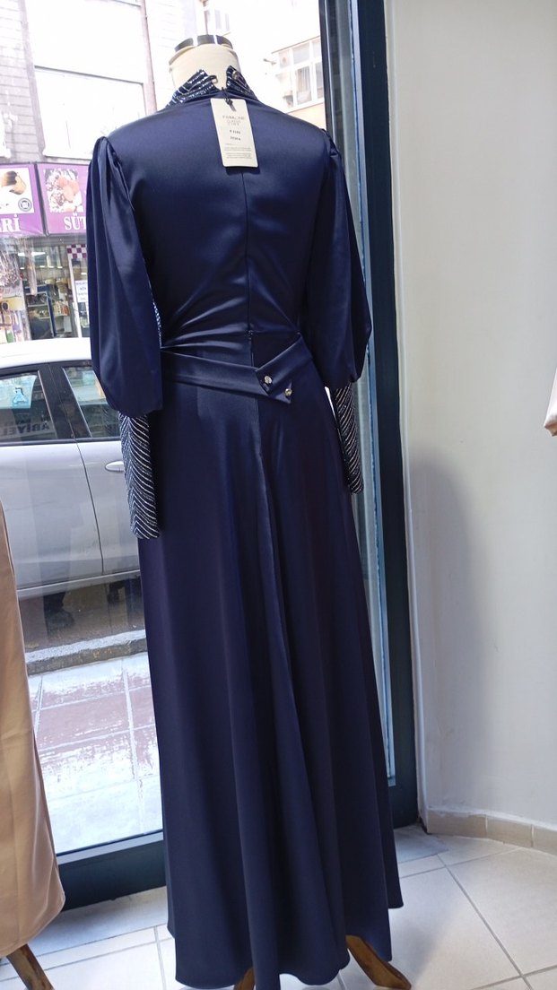 Mavi İşlemeli Uzun Abiye Elbise - Görsel 3