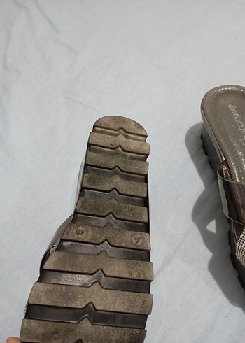 Tokalı Gri Dolgu Topuk Kadın Terlik - Görsel 5