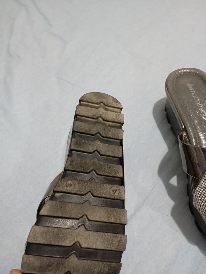 Tokalı Gri Dolgu Topuk Kadın Terlik - Görsel 5