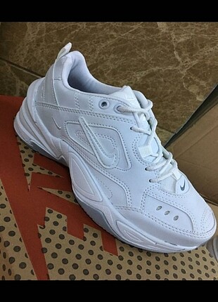 Nike tekno beyaz