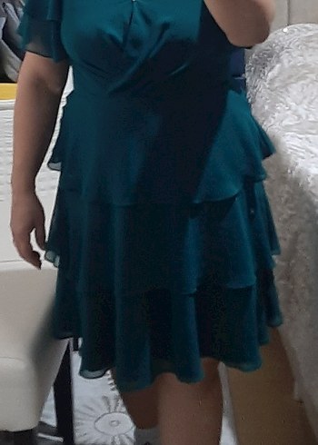 Kısa Yeşil V Yaka Drapeli Abiye Elbise - Görsel 2