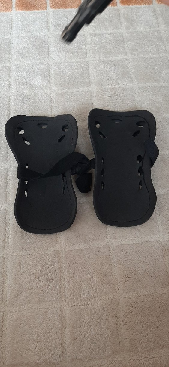 Schmilton Siyah Motosiklet Dizlikleri Velcro - Görsel 2