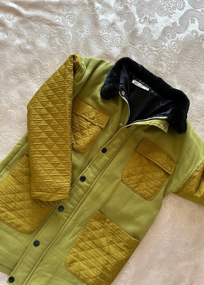 Yakası kürklü ceket - Görsel 3