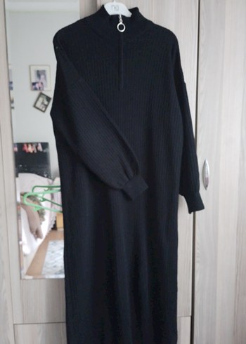 Siyah Yüksek Yakalı Uzun Triko Elbise - Görsel 4