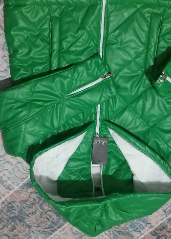 Yeşil Kapüşonlu  Kısa Kadın Mont - Görsel 6