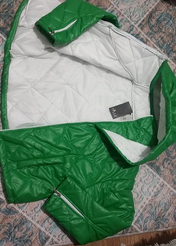 Yeşil Kapüşonlu  Kısa Kadın Mont - Görsel 5