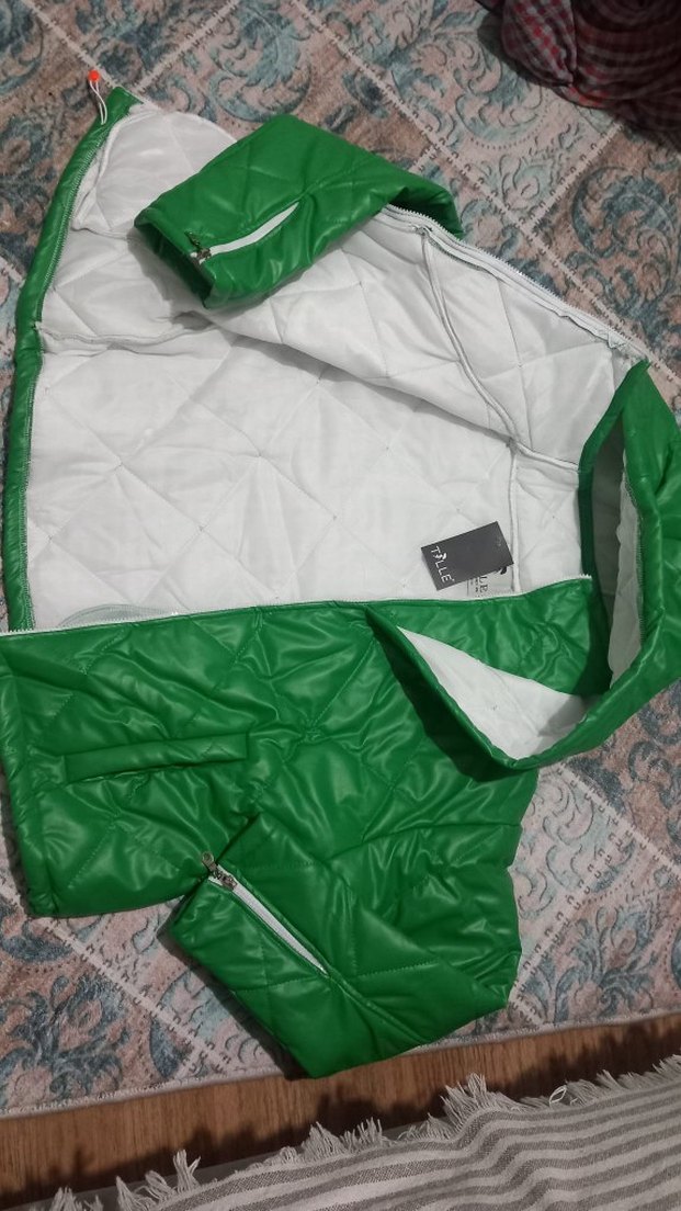 Yeşil Kapüşonlu  Kısa Kadın Mont - Görsel 5