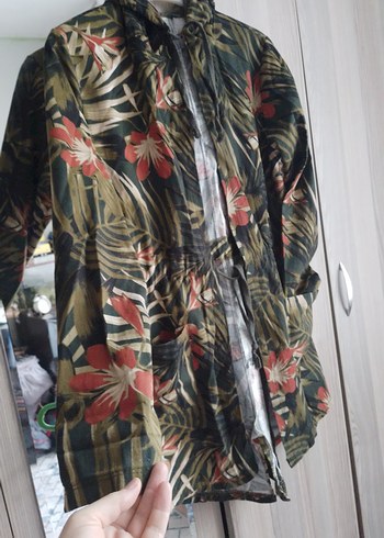 Çiçek Desenli Kapüşonlu Kadın Ceket - Görsel 3