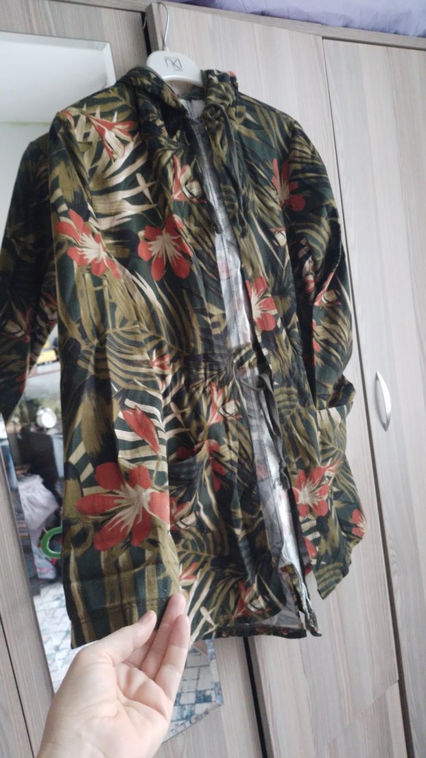 Çiçek Desenli Kapüşonlu Kadın Ceket - Görsel 3