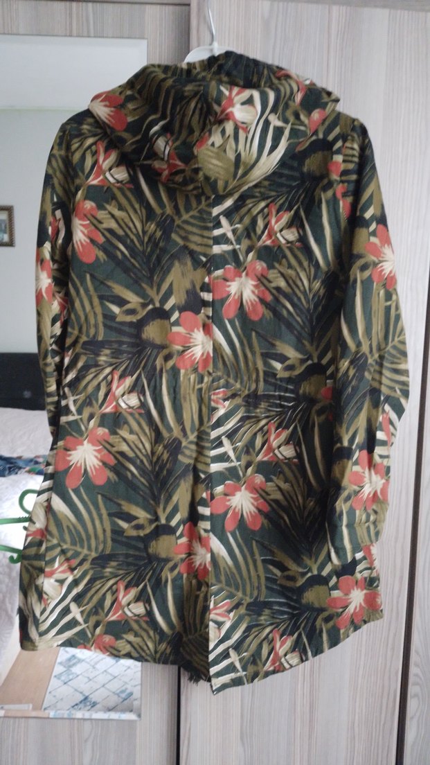 Çiçek Desenli Kapüşonlu Kadın Ceket - Görsel 4