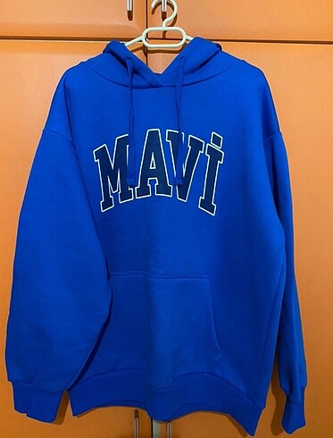 Mavi sweatshırt