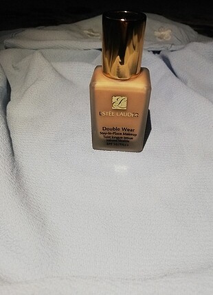 Este lauder double wear 