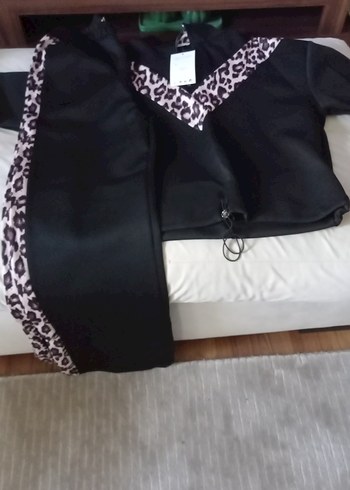 Leopar Desenli Siyah kadın eşofman takımı - Görsel 4