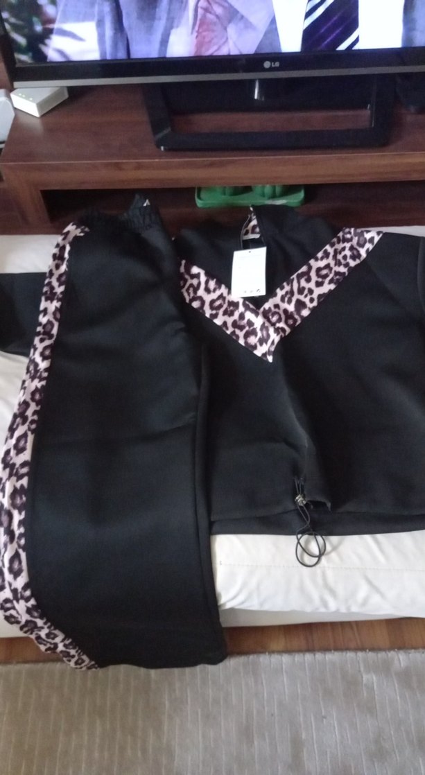 Leopar Desenli Siyah kadın eşofman takımı - Görsel 3