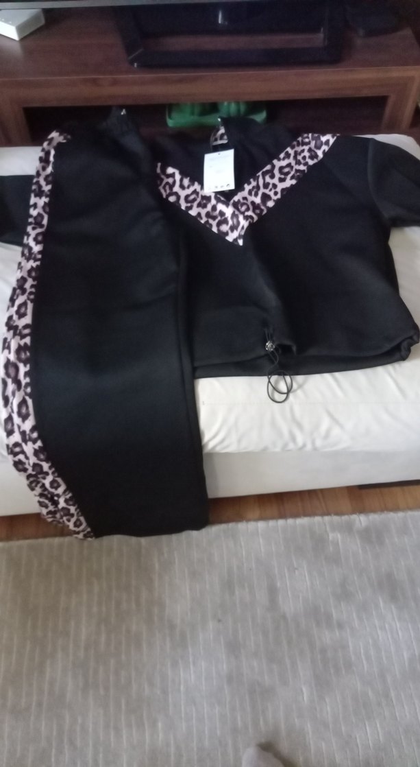 Leopar Desenli Siyah kadın eşofman takımı - Görsel 4