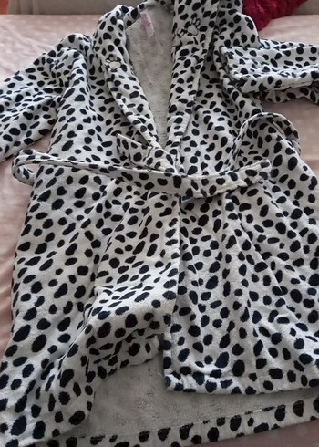 Gri Leopar Desenli Kadın Midi Bornoz - Görsel 3